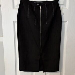 HYFVE Black Zipper Pencil Skirt